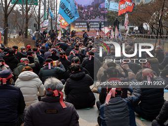 Farmers shout slogans during the National Farmers' Congress hold in front of the Korea Development Bank in Yeouido, Seoul, on February 25 20...