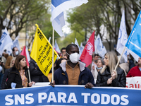 A large group of people in front of the Ministry of Health manifests itself in better conditions with boards and flags, on April 7, 2022, in...