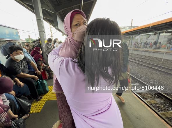 People at Tanah Abang Station, Jakarta, Indonesia, on April 20, 2022 amid the COVID-19 pandemic.