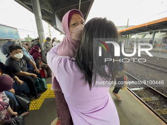 People at Tanah Abang Station, Jakarta, Indonesia, on April 20, 2022 amid the COVID-19 pandemic.(