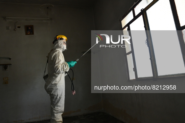 Health workers in the villages of Jindires conduct a campaign to spray pesticides to combat leishmaniasis (Aleppo bean), where the Aleppo mo...