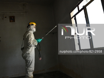 Health workers in the villages of Jindires conduct a campaign to spray pesticides to combat leishmaniasis (Aleppo bean), where the Aleppo mo...