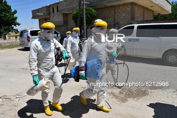 Health workers in the villages of Jindires conduct a campaign to spray pesticides to combat leishmaniasis (Aleppo bean), where the Aleppo mo...