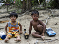 The future of orang asli. Yee Khei Le(3) and Sanni(4). Malaysia is one of the most fast developing country nevertheless , the modernism ther...