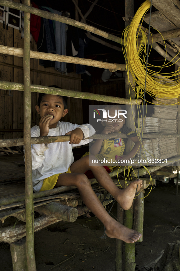  Malaysia is one of the most fast developing country nevertheless , the modernism there is a group of people still lives with the way of the...