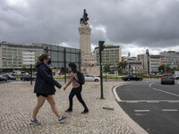 People are seen walking around the Marquez de Pombal monument. Lisbon, June 03, 2022. Portugal has already passed the peak of this COVID-19...