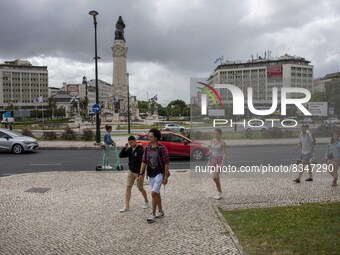 People are seen walking around the Marquez de Pombal monument. Lisbon, June 03, 2022. Portugal has already passed the peak of this COVID-19...