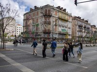 People are seen walking in the vicinity of the Saldanha district. Lisbon, June 03, 2022. Portugal has already passed the peak of this COVID-...