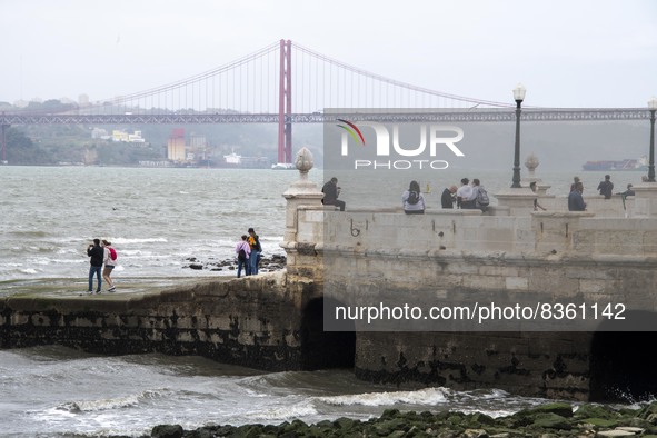 A group of people are seen performing outdoor activities near the Cais das Coluna area. Lisbon, June 03, 2022. According to data from the Ge...