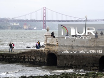 A group of people are seen performing outdoor activities near the Cais das Coluna area. Lisbon, June 03, 2022. According to data from the Ge...