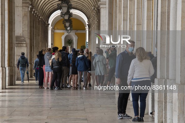 People  are seen gathered near Praça de Comercio. Lisbon, June 03, 2022. According to data from the General Health Authority (DSG), Portugal...