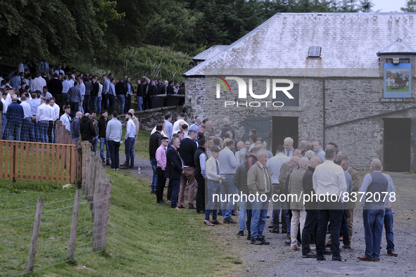 Hawick, The Hut St Leonards, UK. 09.Jun.2022.  
2022 Hawick Common Riding 
Supporters of the Cornet wait outside The Hut early on Thursday m...