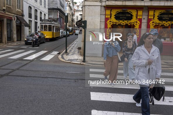 People are seen walking in the streets of the Baixa district. Lisbon, June 24, 2022. In Portugal, covid-19 mortality is declining, although...