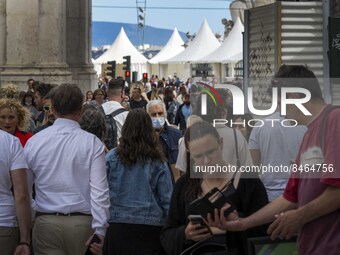 People are seen walking in the streets of the Baixa district. Lisbon, June 24, 2022. In Portugal, covid-19 mortality is declining, although...