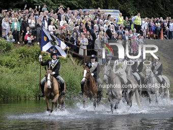 Galashiels, UK. 02 Jul.2022.  
Principals Fording the River Tweed at Galafoot.

GALASHIELS BRAW LADS GATHERING was reinstituted in 1930 to c...