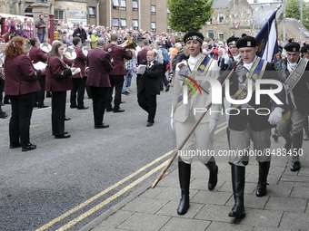 Galashiels, UK. 02 Jul.2022.  
Braw Lad arrives at War Memorial behind Pipe Band.
Closing of Morning Ceremonials at the Burgh Chambers

GALA...