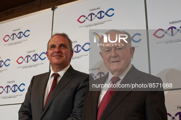 Doctor Rafael Antonio Sanchez Paris, executive director of the CTIC (Left) and Colombian billionaire Luis Carlos Sarmiento Angulo (Right) po...