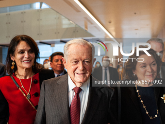 Colombian billionaire Luis Carlos Sarmiento Angulo (Center) and his daughters Adriana Sarmiento (Left) and Maria Claudia Sarmiento (Right) d...