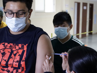 August 8, 2022, Mexico City, Mexico: Health personnel apply Pfizer's Covid19 vaccine to young people 15 to 17 years of age in first dose, se...