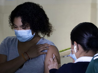 August 8, 2022, Mexico City, Mexico: Health personnel apply Pfizer's Covid19 vaccine to young people 15 to 17 years of age in first dose, se...