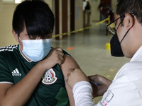 August 8, 2022, Mexico City, Mexico: Health personnel apply Pfizer's Covid19 vaccine to young people 15 to 17 years of age in first dose, se...