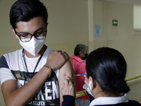 August 8, 2022, Mexico City, Mexico: Health personnel apply Pfizer's Covid19 vaccine to young people 15 to 17 years of age in first dose, se...