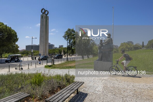 People are seen performing outdoor activities in the vicinity of the Eduardo VII park. Lisbon, 08 August 2022. Portugal recorded 19,643 SARS...