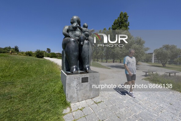 People are seen performing outdoor activities in the vicinity of the Eduardo VII park. Lisbon, 08 August 2022. Portugal recorded 19,643 SARS...