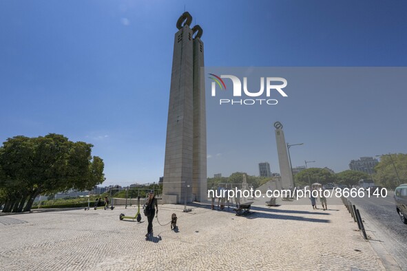 People are seen performing outdoor activities in the vicinity of the Eduardo VII park. Lisbon, 08 August 2022. Portugal recorded 19,643 SARS...