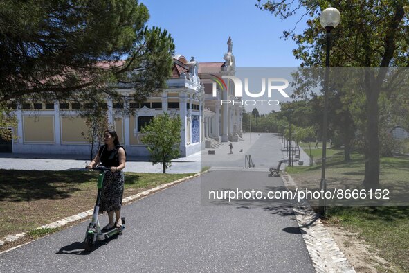 People are seen performing outdoor activities in the vicinity of the Eduardo VII park. Lisbon, 08 August 2022. Portugal recorded 19,643 SARS...