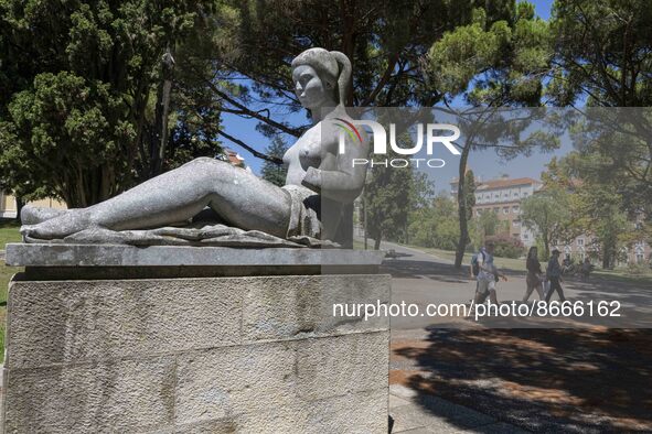 People are seen performing outdoor activities in the vicinity of the Eduardo VII park. Lisbon, 08 August 2022. Portugal recorded 19,643 SARS...