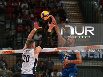 Smith David (USA)  Gianluca Galassi (Italy) during the Volleyball Intenationals DHL Test Match Tournament - Italy vs USA on August 18, 2022...