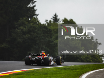 01 VERSTAPPEN Max (nld), Red Bull Racing RB18, action during the Formula 1 Rolex Belgian Grand Prix 2022, 14th round of the 2022 FIA Formula...