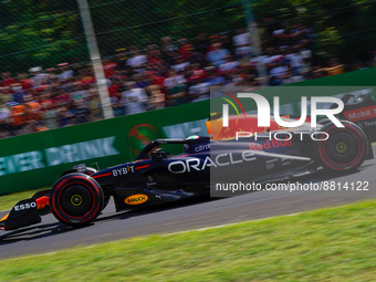 Sergio Perez of Mexico driving the (11) Oracle Red Bull Racing RB18 Red Bull RBPTH001 during the Formula 1 Pirelli Gran Premio d'Italia 2022...