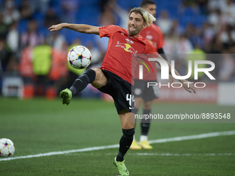 Kevin Kampl central midfield of RB Leipzig and Slovenia during the warm-up before the UEFA Champions League group F match between Real Madri...