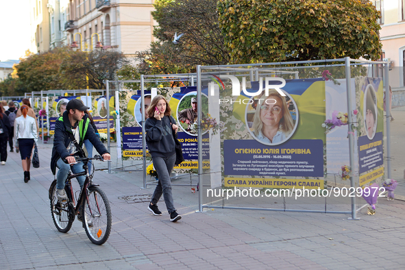 IVANO-FRANKIVSK, UKRAINE - OCTOBER 17, 2022 - The Alley of Glory set in the center of Ivano-Frankivsk (on the pedestrian part of Nezalezhnos...