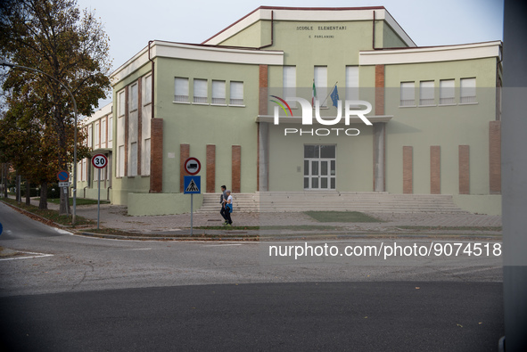 Carlo Forlanini elementary school, originally designed to hold twelve classrooms, the building has a central entrance onto Piazzale Forlanin...