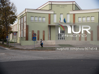 Carlo Forlanini elementary school, originally designed to hold twelve classrooms, the building has a central entrance onto Piazzale Forlanin...