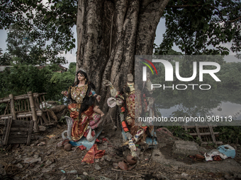 Old statues of goddess at Dhapa, Kolkata, India. September 18, 2015.  *** Go to http://nurphoto.com/en/reportages/51754 to see more **** (