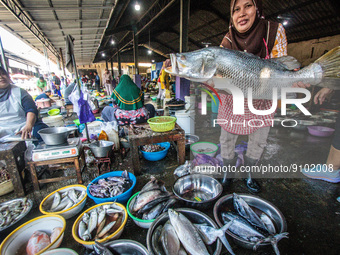 Residents' activities at Bandarjo Market, a traditional market in Ungaran, Central Java Province, Indonesia on October 28, 2022. Indonesian...