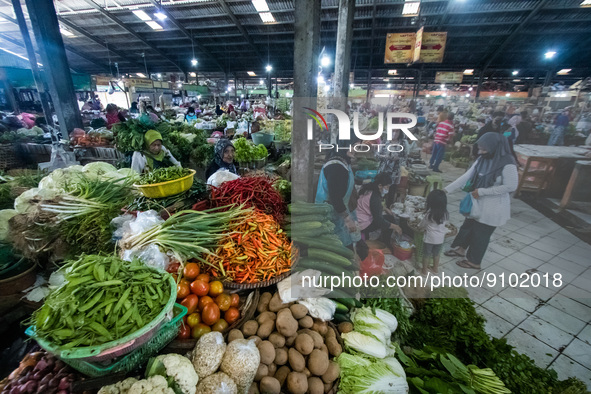 Residents' activities at Bandarjo Market, a traditional market in Ungaran, Central Java Province, Indonesia on October 28, 2022. Indonesian...