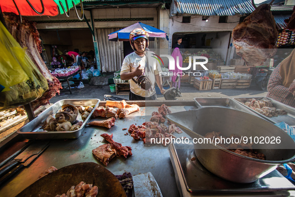 Residents' activities at Bandarjo Market, a traditional market in Ungaran, Central Java Province, Indonesia on October 28, 2022. Indonesian...