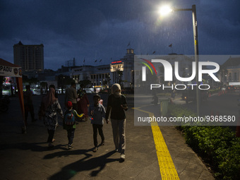 Peoples enjoy their vacation at the the Kota Tua Jakarta (Jakarta Old Town) tourism area during the holiday season, in Jakarta on December 3...