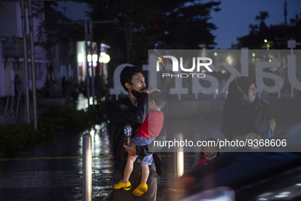 Peoples enjoy their vacation at the the Kota Tua Jakarta (Jakarta Old Town) tourism area during the holiday season, in Jakarta on December 3...