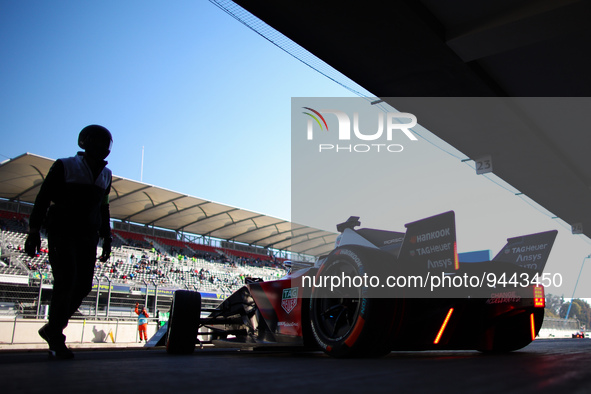 94 WEHRLEIN Pascal (ger), TAG HAUER Porsche Formula E Team, Porsche 99X Electric, action during the 2023 Mexico City ePrix, 1st meeting of t...