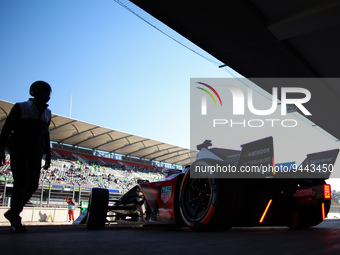 94 WEHRLEIN Pascal (ger), TAG HAUER Porsche Formula E Team, Porsche 99X Electric, action during the 2023 Mexico City ePrix, 1st meeting of t...