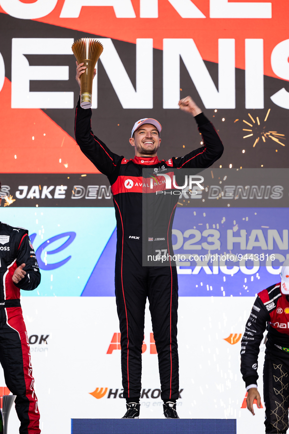 DENNIS Jake (gbr), Avalanche Andretti Formula E, Spark-Porsche, Porsche 99X Electric, portrait podium during the 2023 Mexico City ePrix, 1st...