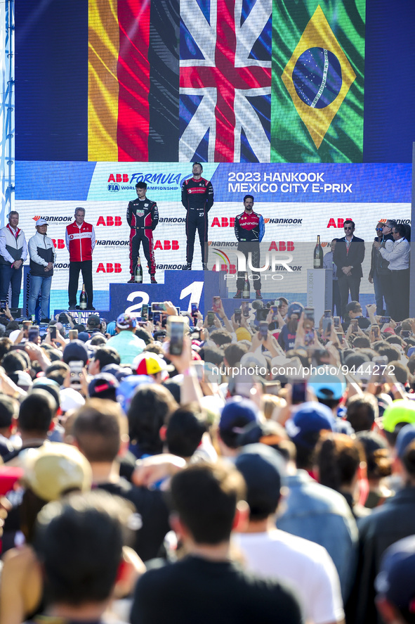 podium, celebration portrait DENNIS Jake (gbr), Avalanche Andretti Formula E, Spark-Porsche, Porsche 99X Electric, WEHRLEIN Pascal (ger), TA...