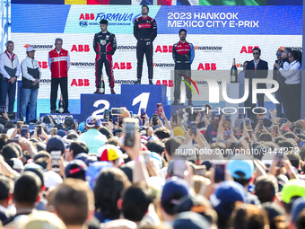 podium, celebration portrait DENNIS Jake (gbr), Avalanche Andretti Formula E, Spark-Porsche, Porsche 99X Electric, WEHRLEIN Pascal (ger), TA...