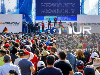 podium, celebration portrait DENNIS Jake (gbr), Avalanche Andretti Formula E, Spark-Porsche, Porsche 99X Electric, WEHRLEIN Pascal (ger), TA...